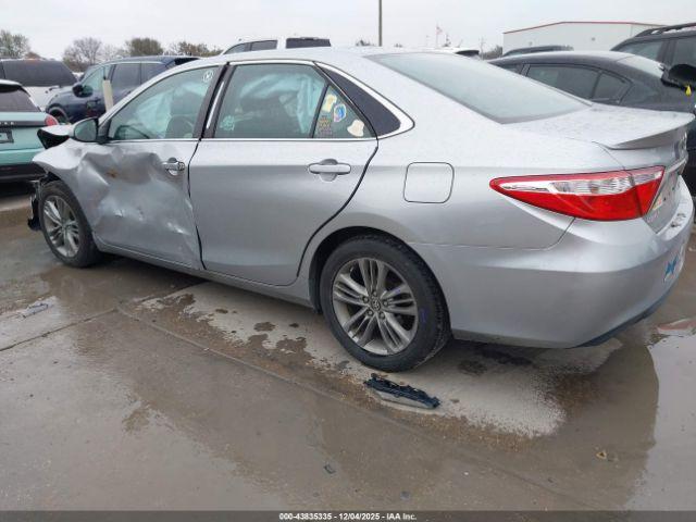 Toyota Camry Se Image 3