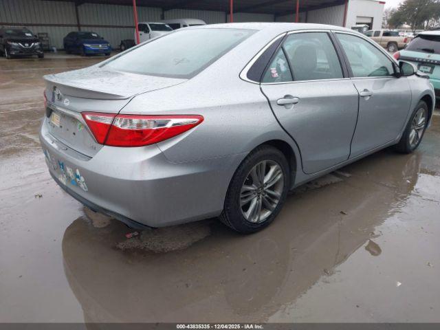 Toyota Camry Se Image 8