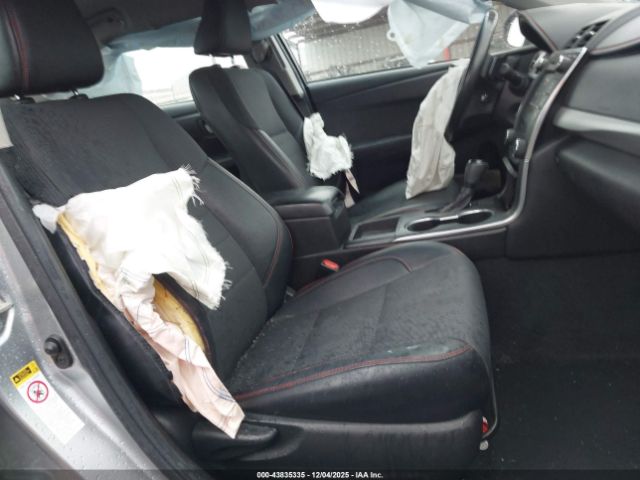 Toyota Camry Se Image 12