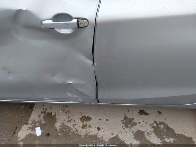 Toyota Camry Se Image 6