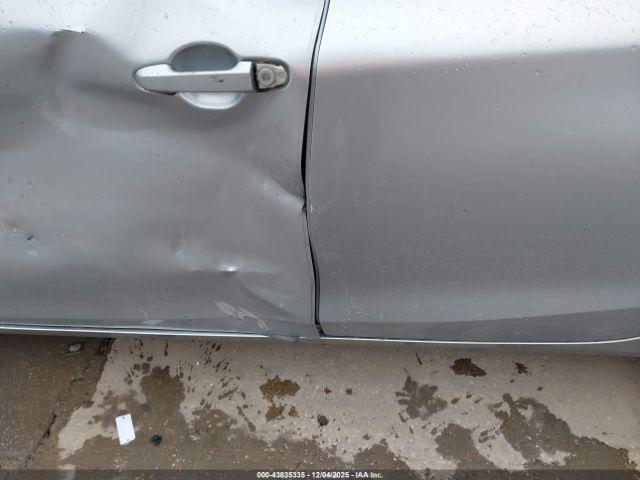 Toyota Camry Se Image 6