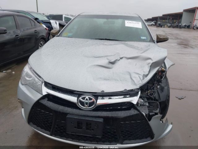 Toyota Camry Se Image 10