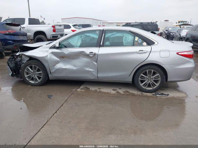 Toyota Camry Se Image 14