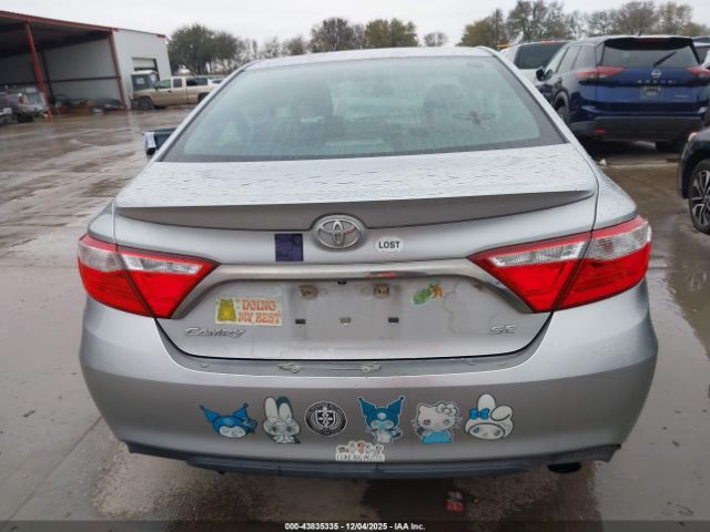 Toyota Camry Se Image 16