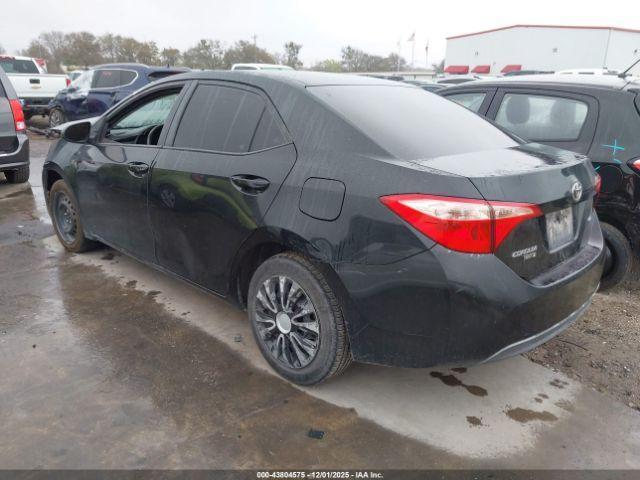 Toyota Corolla Le Image 12