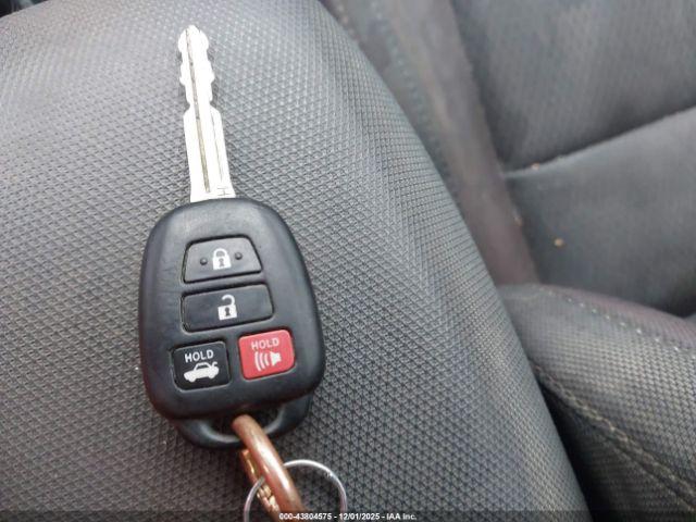 Toyota Corolla Le Image 16