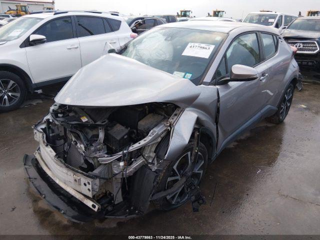 Toyota C-HR Xle Image 2