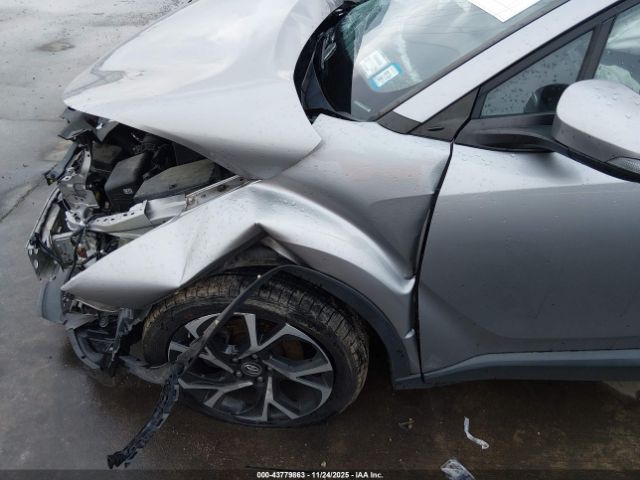 Toyota C-HR Xle Image 6