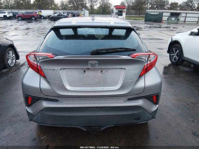 Toyota C-HR Xle Image 9