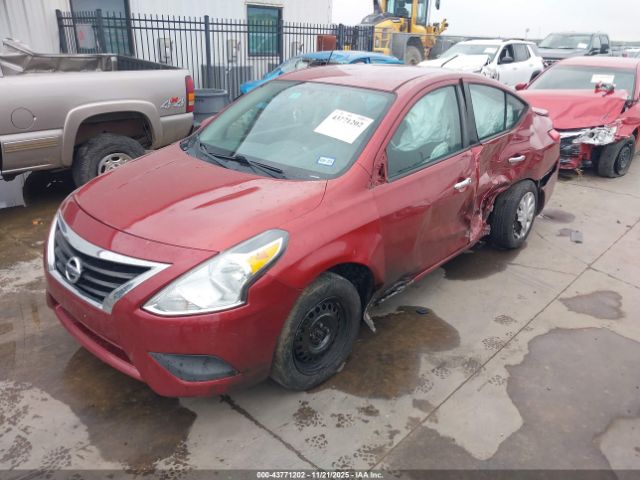 Nissan Versa Image 3