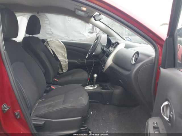 Nissan Versa Image 10