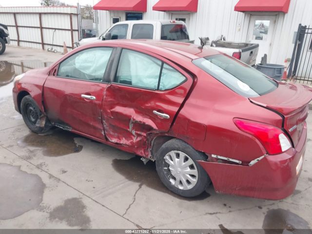Nissan Versa Image 7