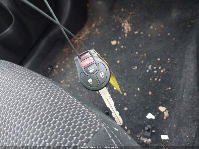 Nissan Versa Image 13