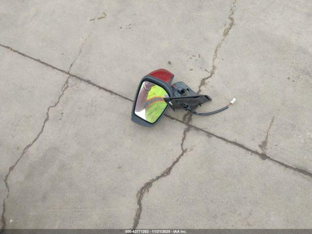 Nissan Versa Image 16