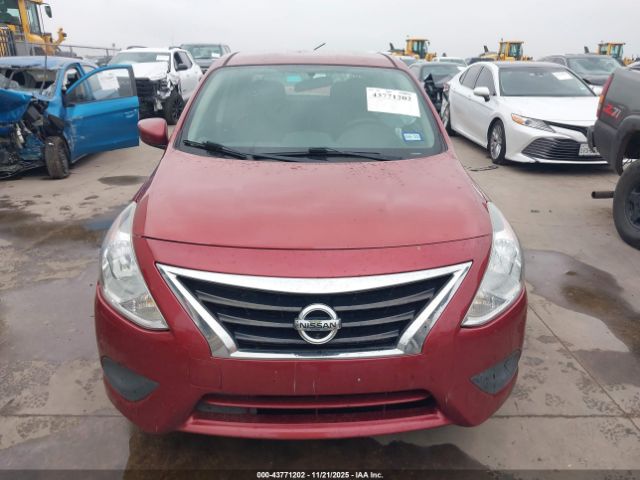 Nissan Versa Image 11
