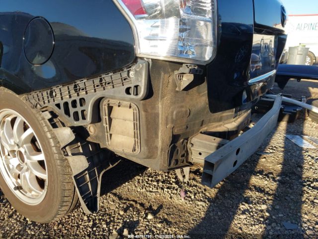 Toyota Prius v Two Image 11