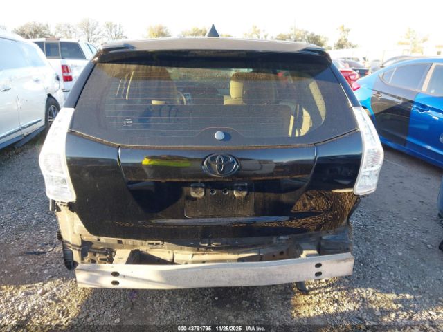 Toyota Prius v Two Image 13