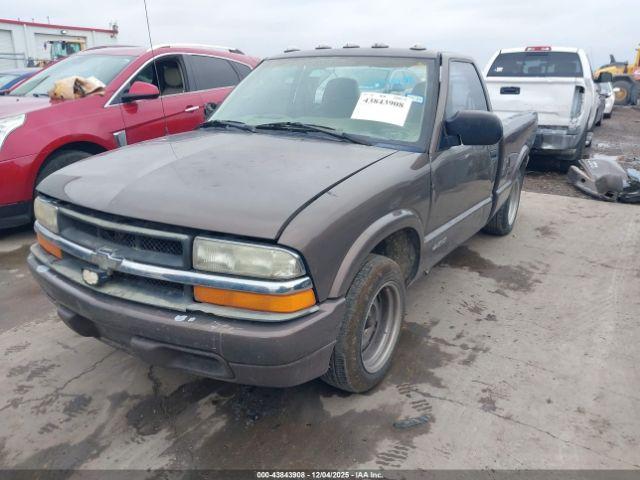 Chevrolet S-10 Ls Image 2