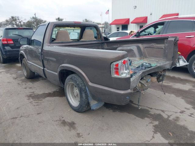 Chevrolet S-10 Ls Image 3