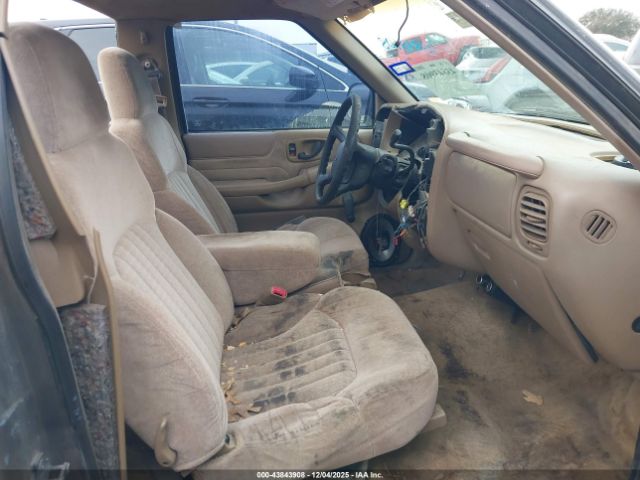 Chevrolet S-10 Ls Image 14