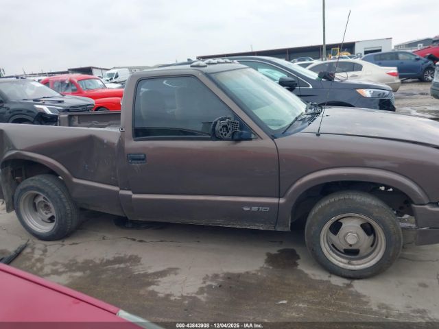 Chevrolet S-10 Ls Image 16
