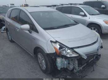  Salvage Toyota Prius v