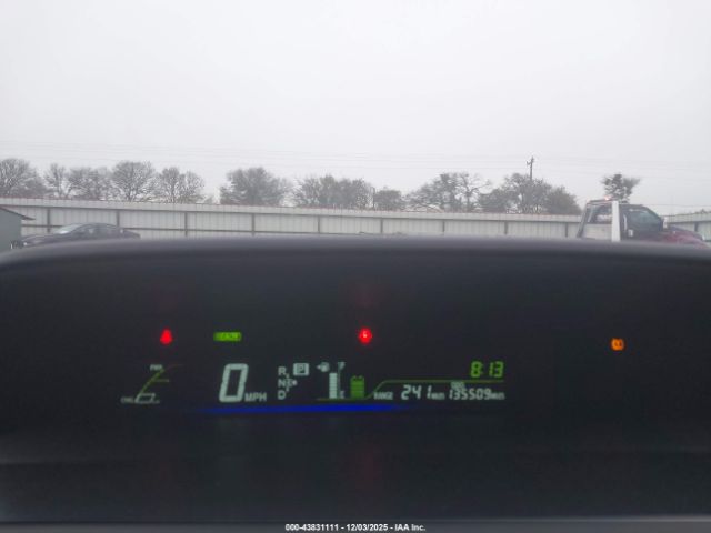 Toyota Prius v Two Image 5