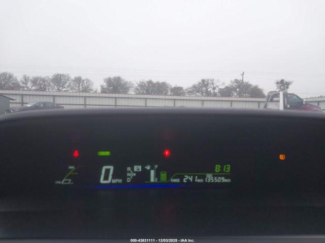 Toyota Prius v Two Image 5