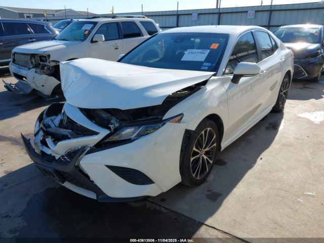 Toyota Camry Se Image 16