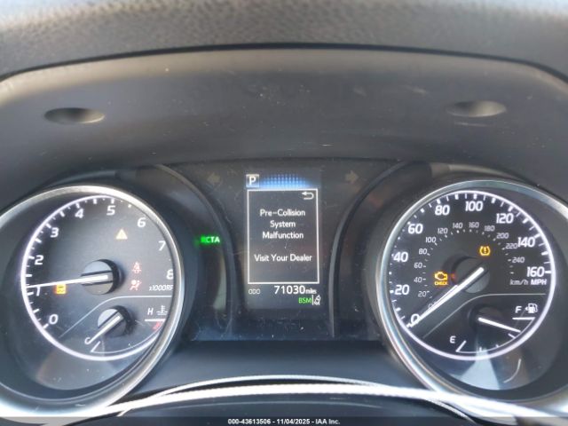 Toyota Camry Se Image 18