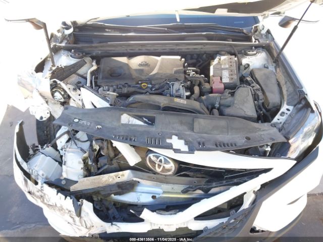 Toyota Camry Se Image 3