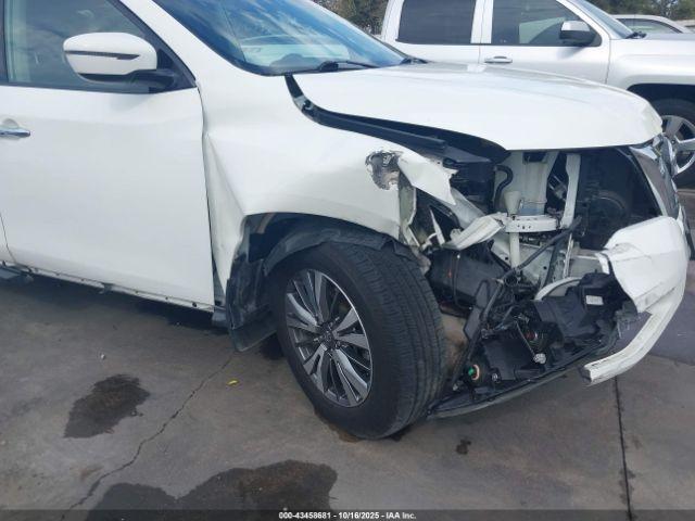 Nissan Pathfinder Sv 2wd Image 4