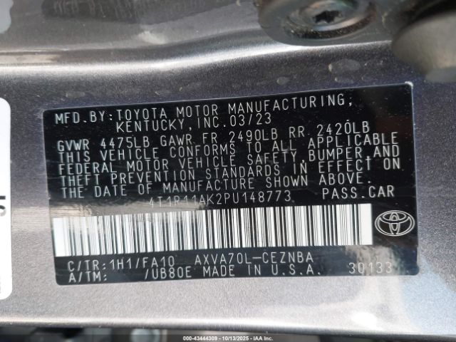 Toyota Camry Le Image 6