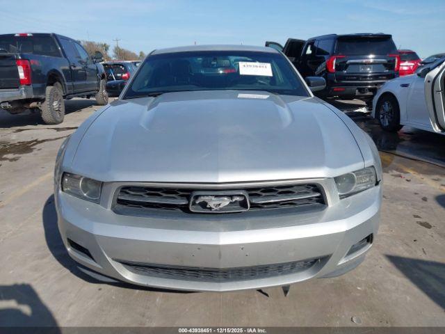 Ford Mustang Image 10