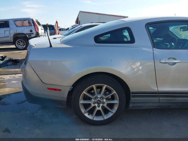 Ford Mustang Image 9