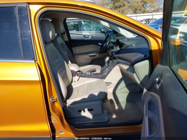 Ford Escape Titanium Image 13