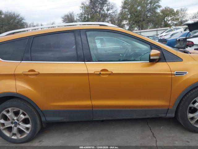 Ford Escape Titanium Image 9