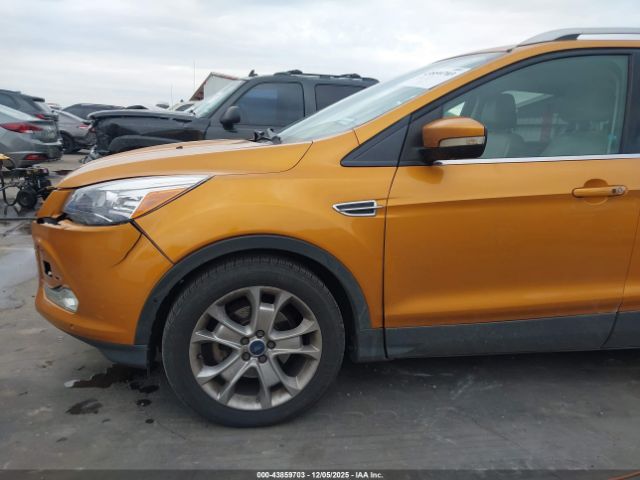 Ford Escape Titanium Image 12