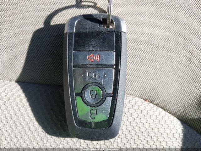 Ford Fusion S Image 15