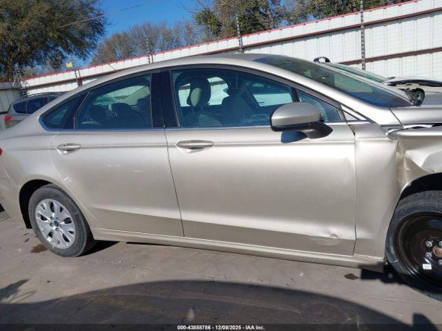 Ford Fusion S Image 18
