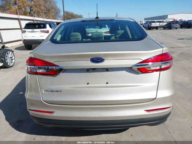 Ford Fusion S Image 4