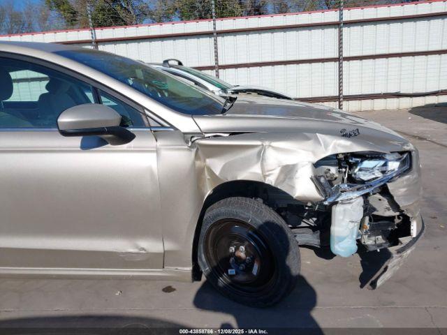 Ford Fusion S Image 17