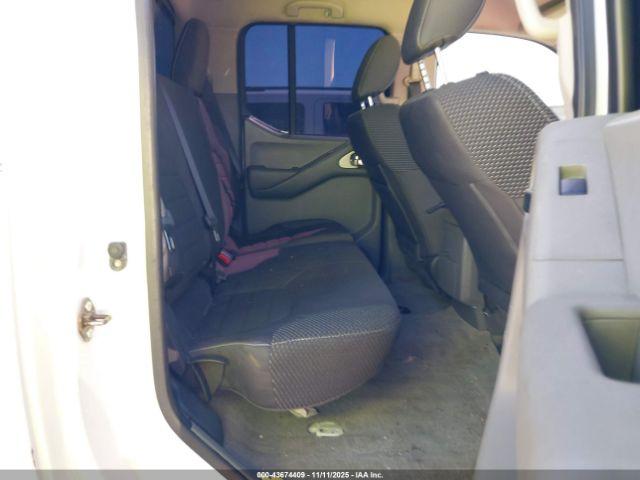 Nissan Frontier Desert Runner Image 8