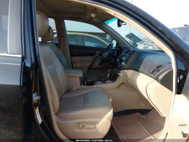 Toyota Highlander Limited V6 Image 3