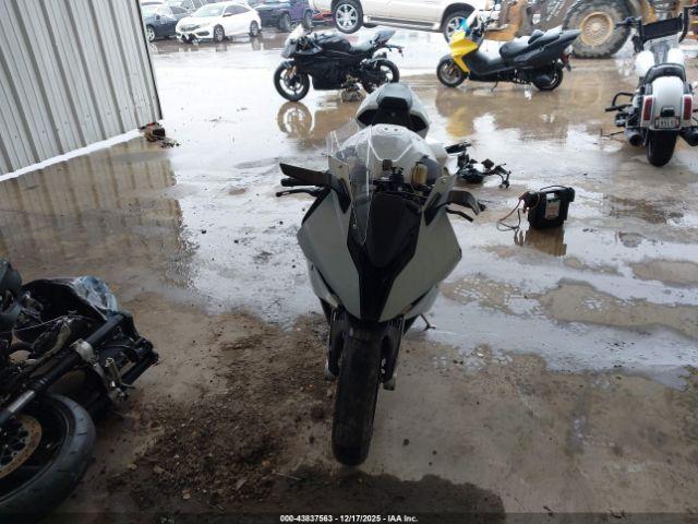 BMW S 1000 Rr Image 3