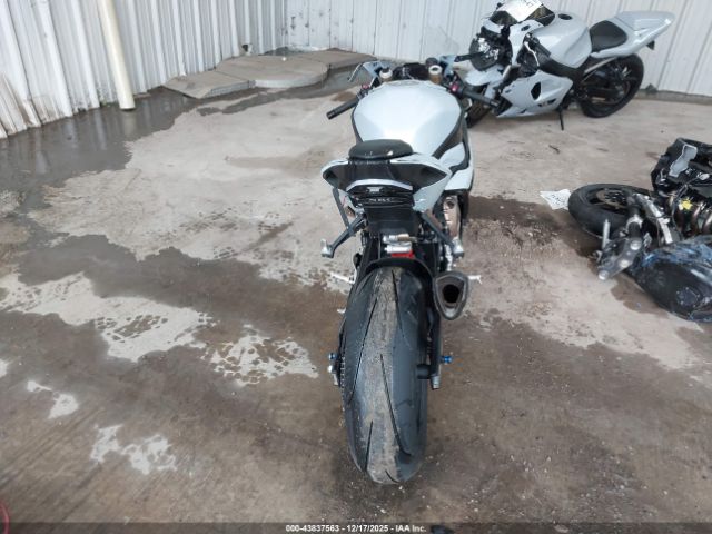 BMW S 1000 Rr Image 12