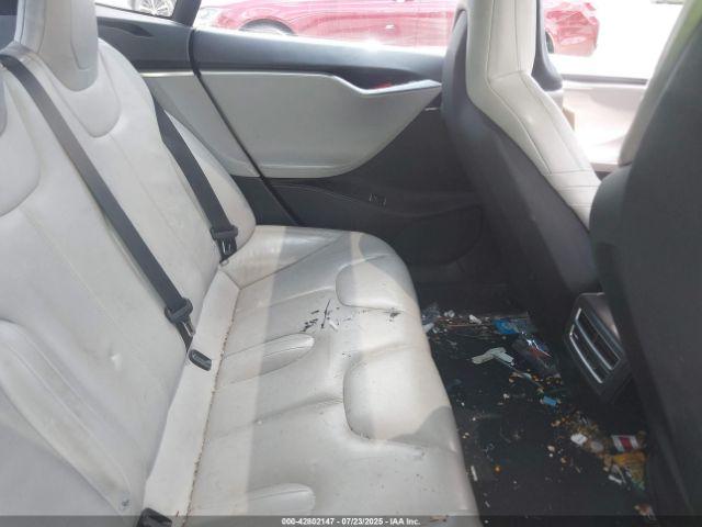 Tesla Model S Image 14