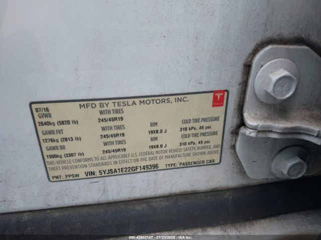 Tesla Model S Image 5