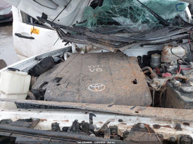 Toyota Tacoma Base V6 Image 17