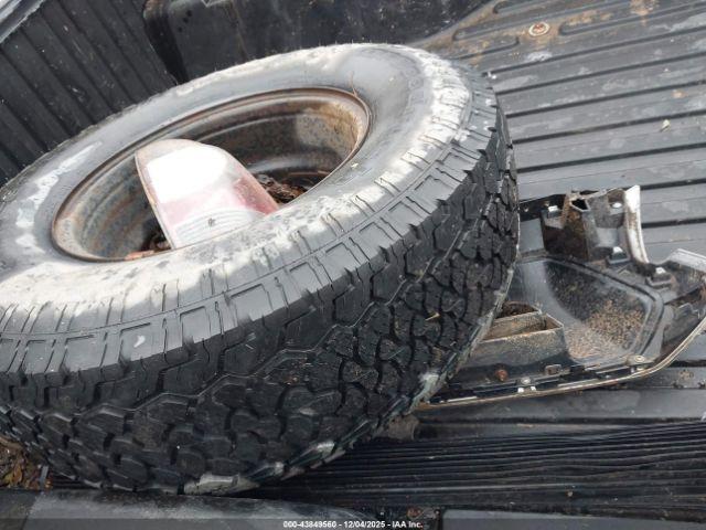 Toyota Tacoma Base V6 Image 15